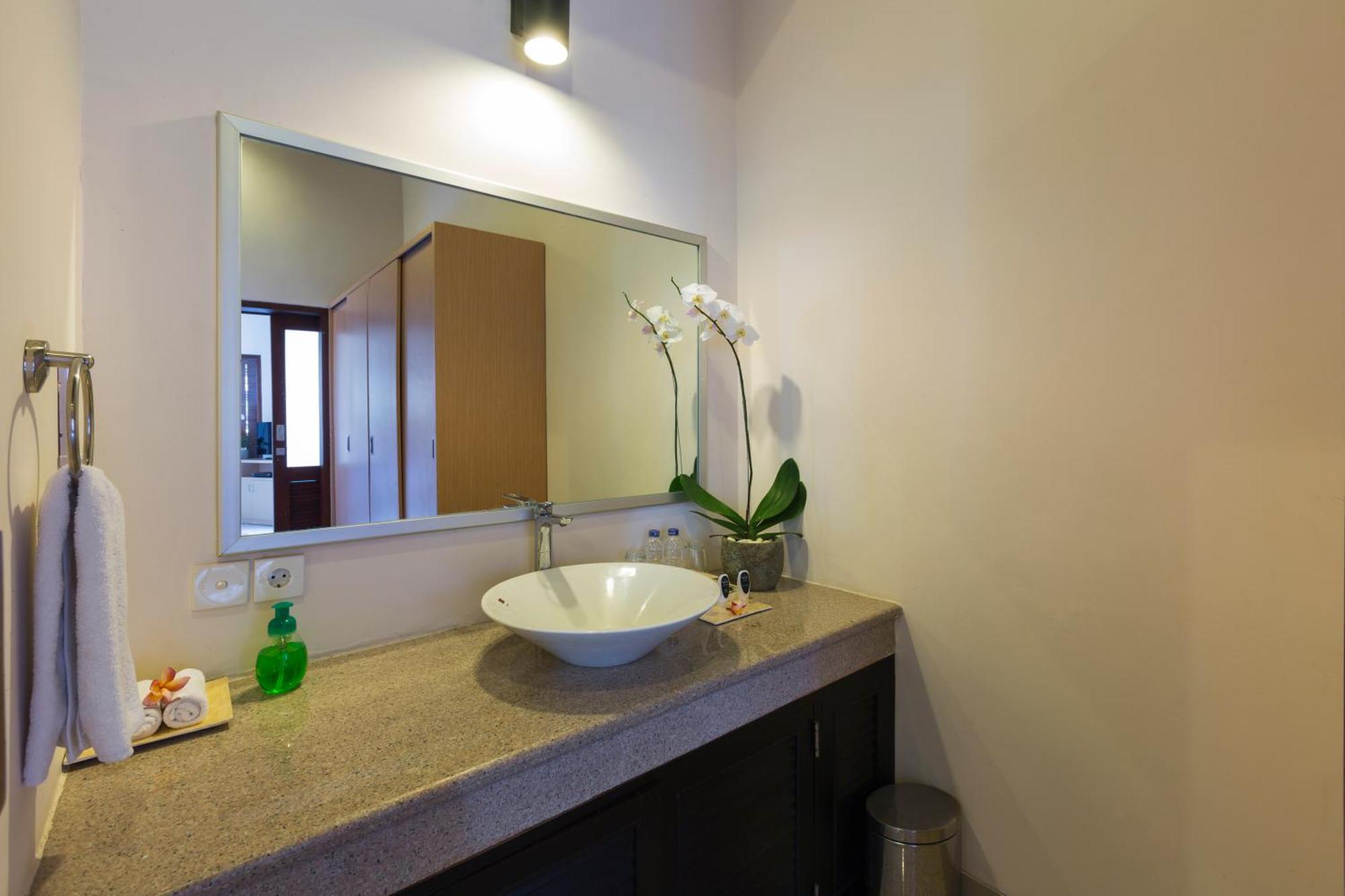 Kubal Villa And Living Seminyak Canggu Kültér fotó